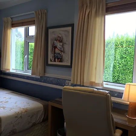 Pensión Brookville House