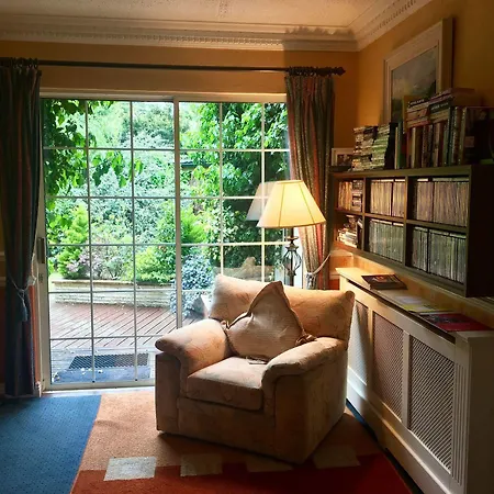 Guest house Brookville House