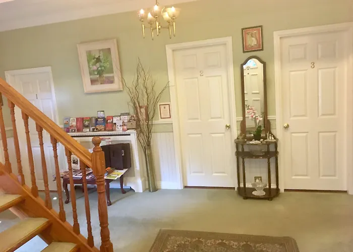 ゲストハウス Brookville House