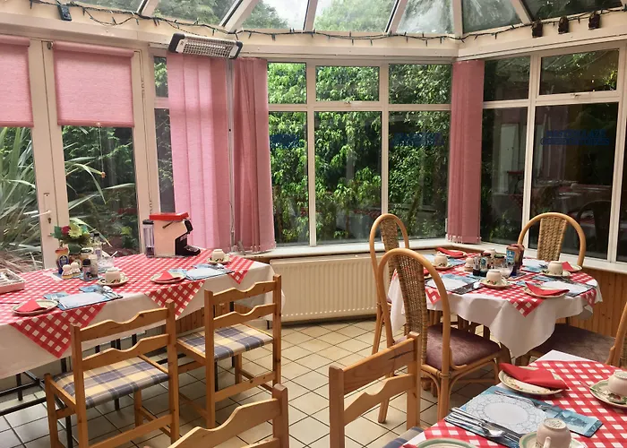 ゲストハウス Brookville House