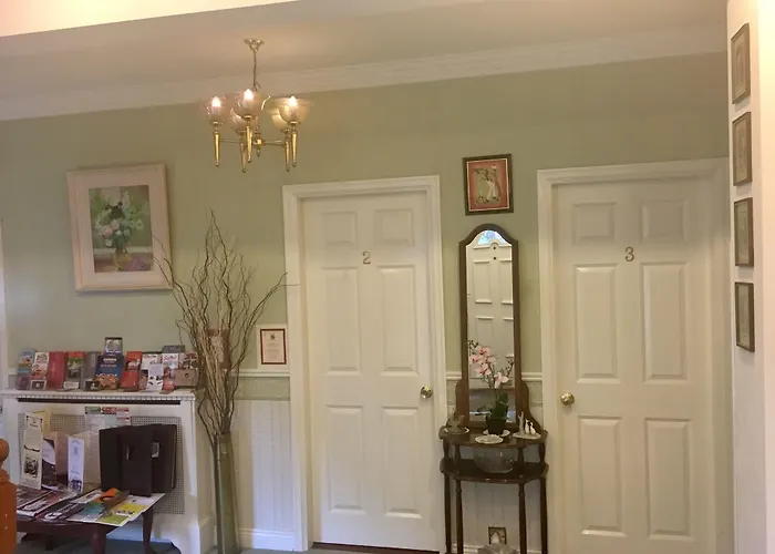 ゲストハウス Brookville House